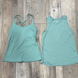 Old Navy Women's Green Tank Top Duo